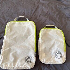 Set of 2 Tripped compression packing cubes